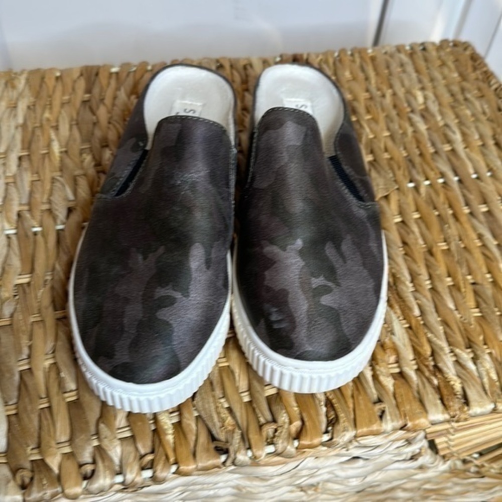 Soul by Naturalizer Mules  size‎ 6 wide